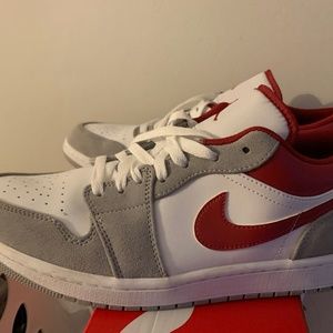 2021 Air Jordan 1 Low SE 'Light Smoke Grey Gym Red'